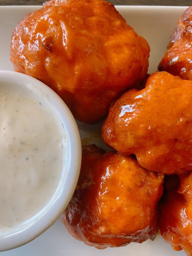 buffalo cauliflower wings featured image