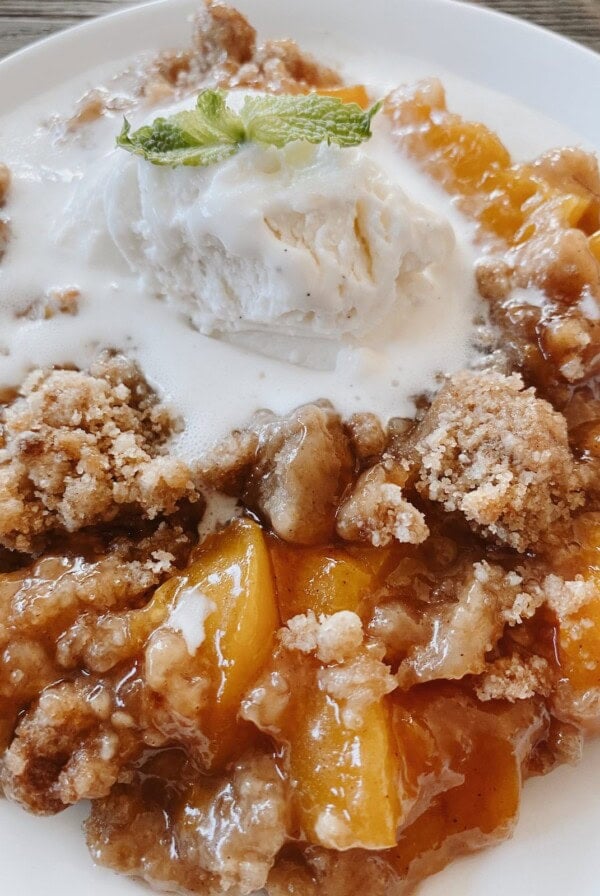 peach crumble recipe featured image
