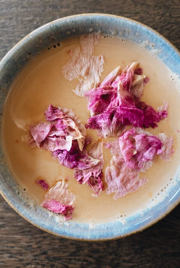 rose chai latte featured image