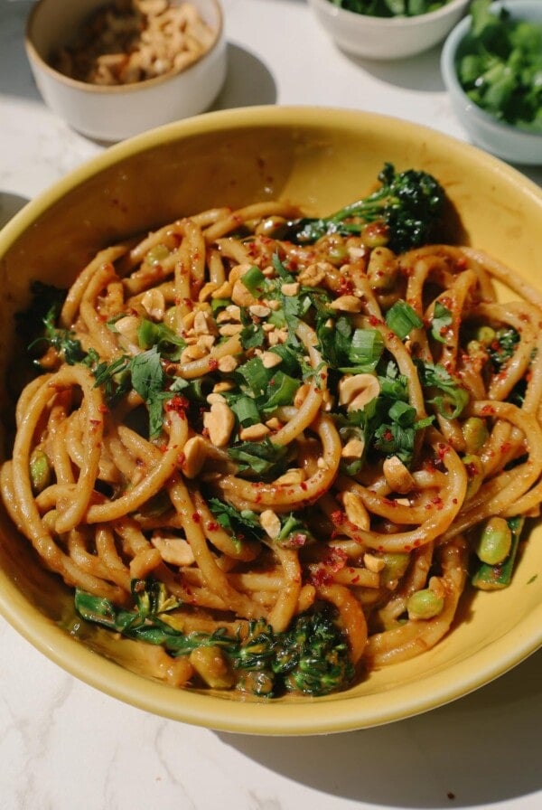 spicy peanut noodles featured image