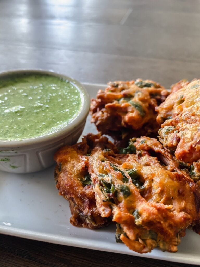 aloo pakora with green chutney