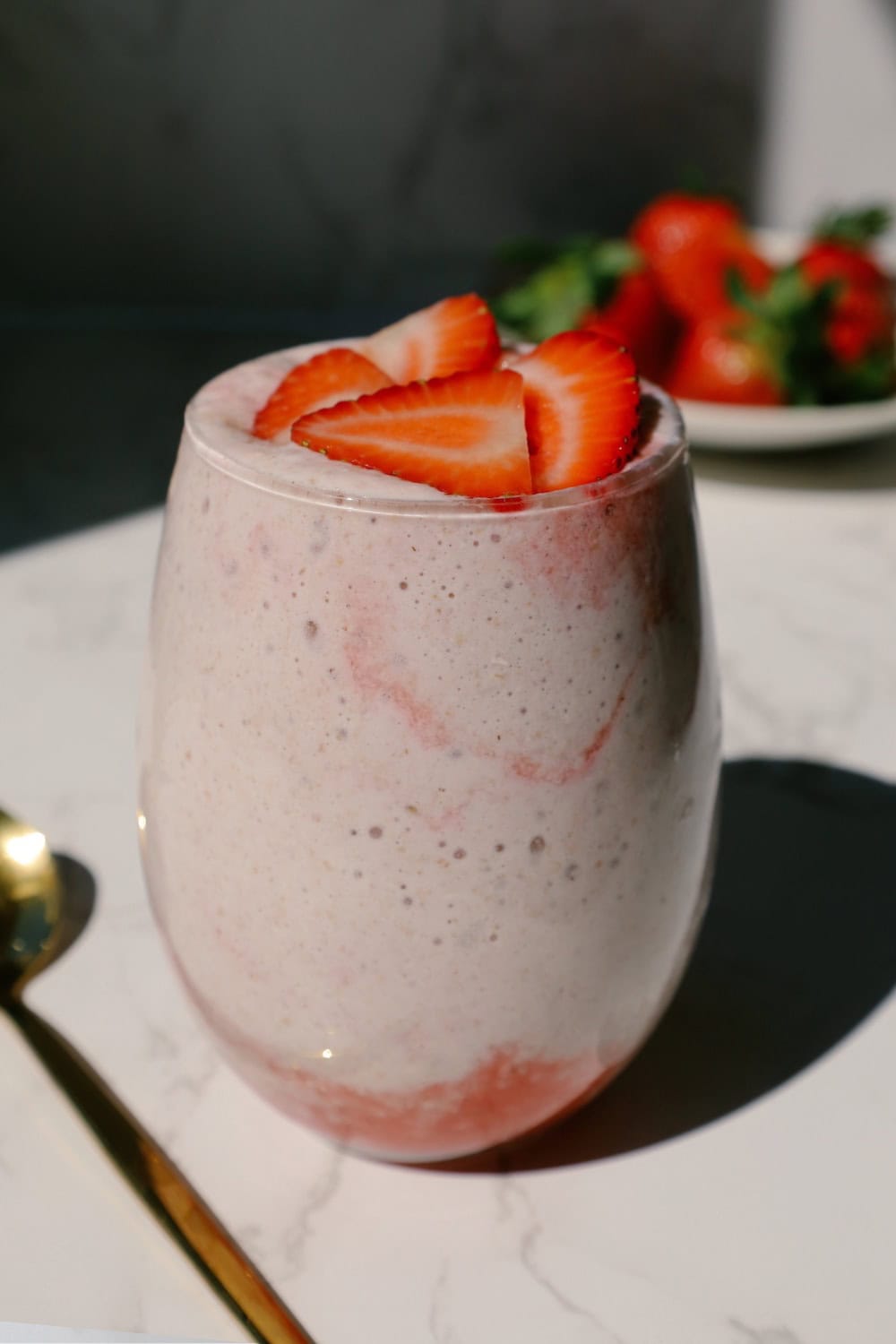 Strawberry High Protein Overnight Oats (over 35g)