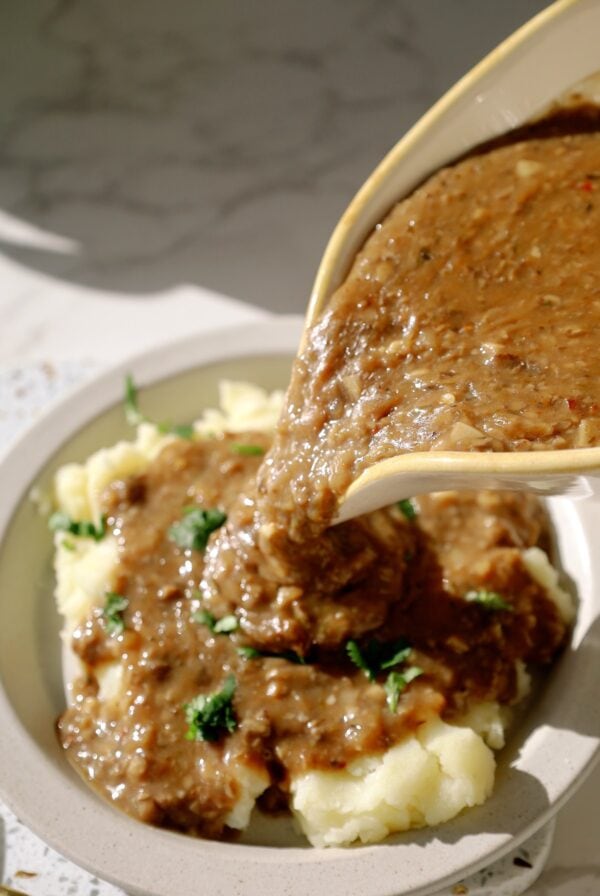 mushroom gravy recipe featured image