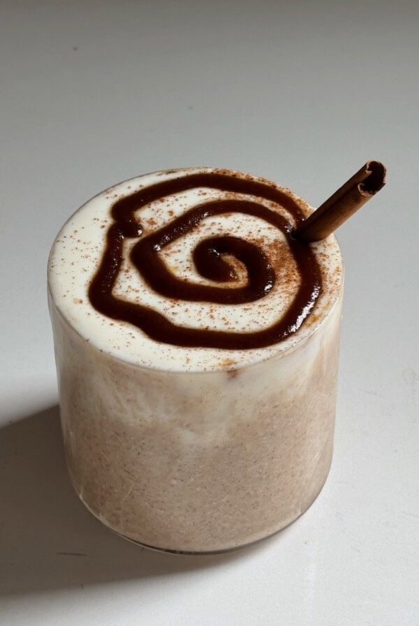 cinnamon roll overnight oats