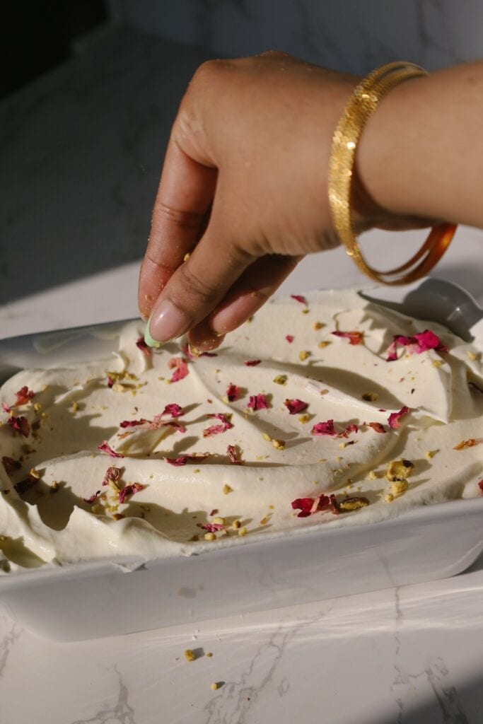 garnishing the kulfi recipe