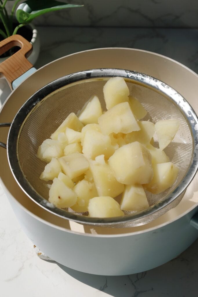 Creamy mashed potatoes step three.