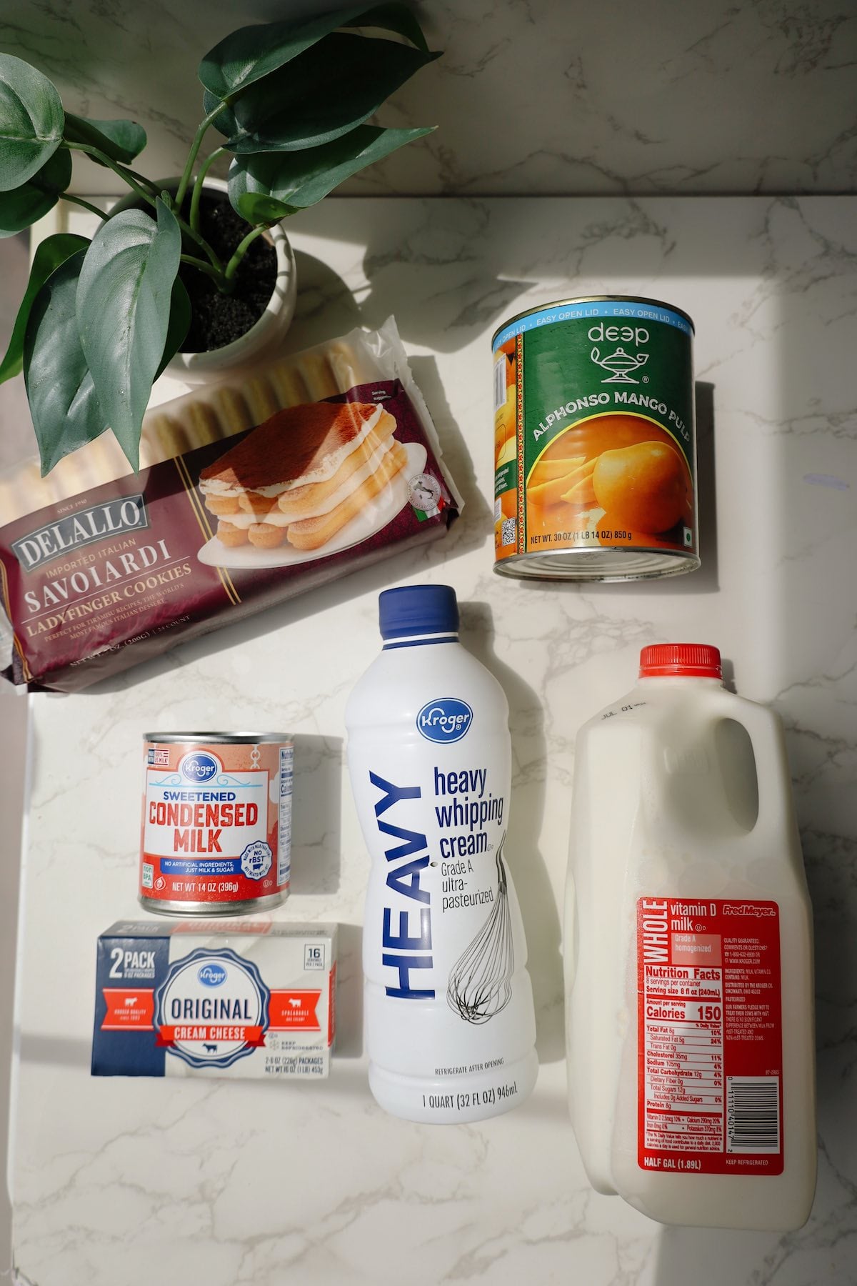 Ingredients required for mango tiramisu recipe.